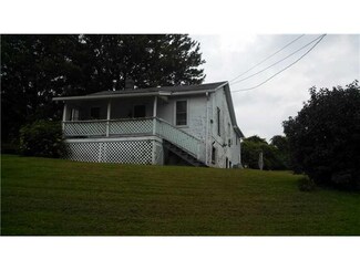 98 Mancha St, Eighty Four, PA 15330