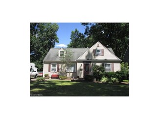 558 Kenmore Ave NE, Warren, OH 44483