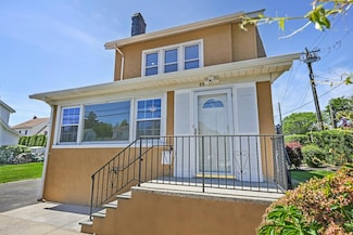 88 Stephenson Blvd, New Rochelle, NY 10801
