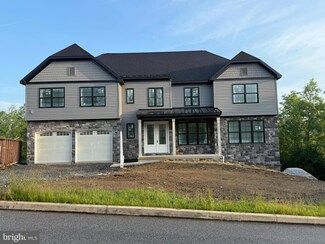 6 Jennifer Ln, Dillsburg, PA 17019