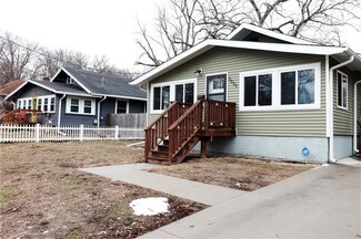 2839 Center St, Des Moines, IA 50312