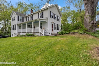 202 Steadwell Rd, Amsterdam, NY 12010