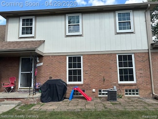 35533 Turner Dr, Sterling Heights, MI 48312