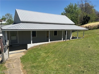 304 Poplar St, Saint Marys, WV 26170