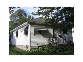 636 36th St NE, Cedar Rapids, IA 52402