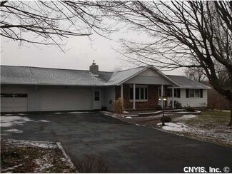 1720 Rabbit Ln, Phoenix, NY 13135