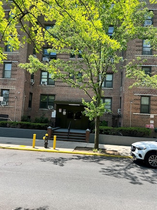88-30 182nd St Unit 6F, Jamaica, NY 11423