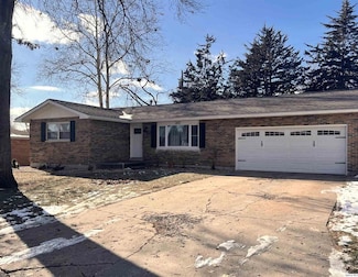2433 Cedar Creek Ct, Quincy, IL 62305