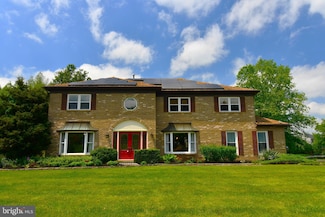 2031 Country Club Dr, Doylestown, PA 18901