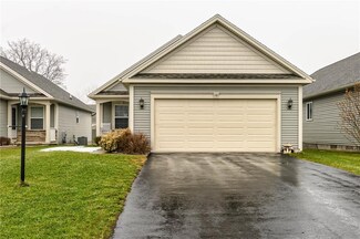 10 Silver Maple Dr, Spencerport, NY 14559