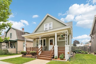 1512 Grove Ave, Racine, WI 53405