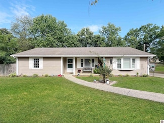 1904 Greenbriar Dr, Murray, KY 42071