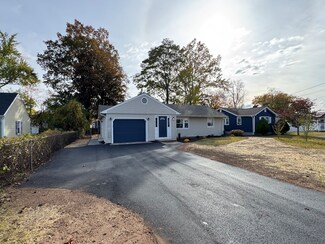 37 Moulthrop St, North Haven, CT 06473