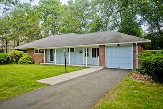 115 Carnavon Cir, Springfield, MA 01109