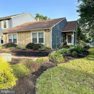 1206 Roberts Ln, Marlton, NJ 08053