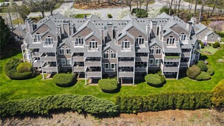 400 Meshanticut Dr Unit 13, Cranston, RI 02920