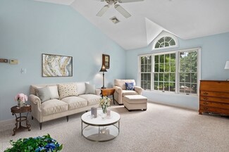 206 Old Country Rd Unit 206, Wenham, MA 01984