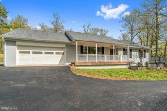 5247 Graystone Rd, Warrenton, VA 20187