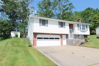 1117 Elton Dr, Endicott, NY 13760