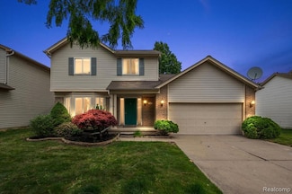 125 Algansee Dr, Troy, MI 48083