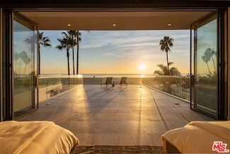 938 Palisades Beach Rd, Santa Monica, CA 90403