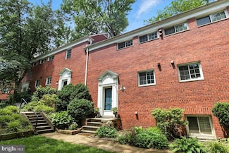 1525 Mount Eagle Place, Alexandria, VA 22302