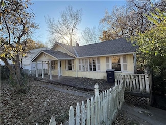 6212 Eugene Field Rd, Kansas City, MO 64119