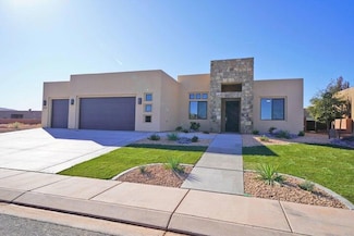 3198 S Red Sands Way, Hurricane, UT 84737
