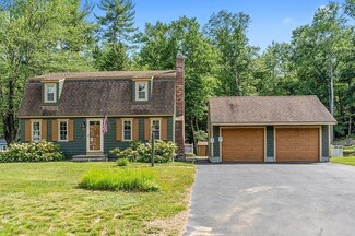 61 Ash St, Townsend, MA 01469