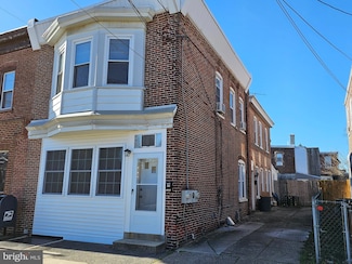 902 Saville Ave, Crum Lynne, PA 19022