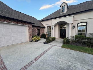 18404 Lake Harbor Ln, Prairieville, LA 70769