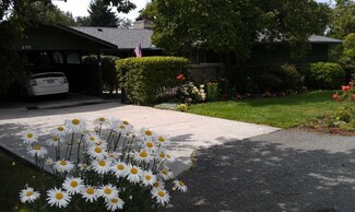 3719 82nd Ave SE, Mercer Island, WA 98040