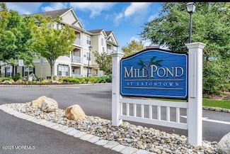211 Mill Pond Way Unit 25, Eatontown, NJ 07724