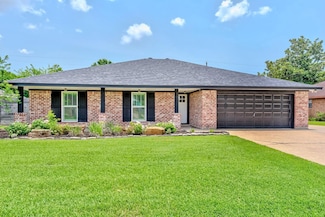 2325 Patricia Ln, Port Neches, TX 77651