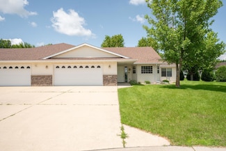 316 5th Cir SW, Blooming Prairie, MN 55917