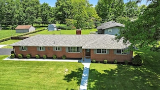 5100 Southern Grove Dr, Grove City, OH 43123