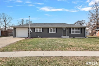 716 Samuel St, Taylorville, IL 62568