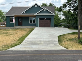 215 S Pleasant Hill Rd, East Peoria, IL 61611