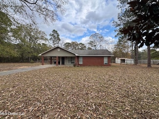 13 C Bond Rd, Wiggins, MS 39577