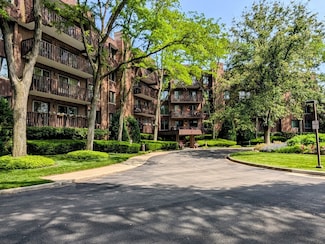 1125 Lake Cook Rd Unit 209, Northbrook, IL 60062