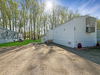 1325 27th St SE Unit Lot 907, Minot, ND 58701