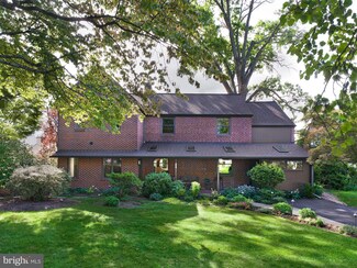 401 Walnut Hill Ln, Havertown, PA 19083