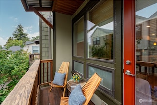 11713 Greenwood Ave N Unit B, Seattle, WA 98133