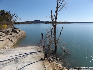 309+310 Spanish Oak Dr, Bandera, TX 78003