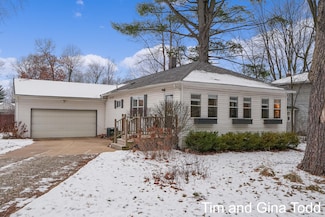 4617 Potter Ave SE, Grand Rapids, MI 49548
