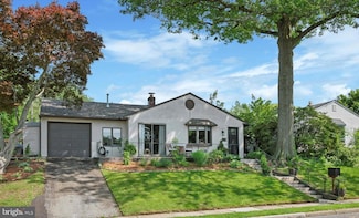 33 Wyndmoor Dr, Glenside, PA 19038
