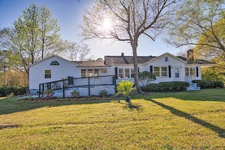 4113 Moorefield St, Hodges, SC 29653