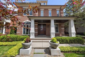 1011 Pierce St, Birmingham, MI 48009