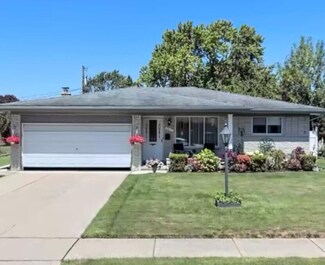 8627 Independence Dr, Sterling Heights, MI 48313