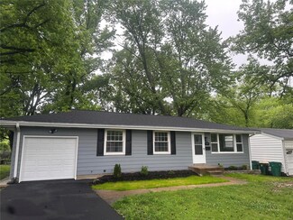 735 Science Hill Dr, Saint Louis, MO 63137